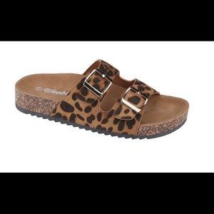 Leopard slide ons
